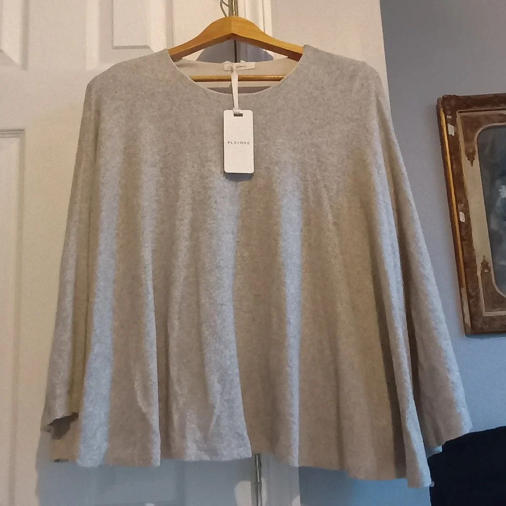 NWT Pleione Nordstrom Gray Layered Cape Tunic Top Long Sleeve Blouse Sz S/M‎ - Picture 3 of 12